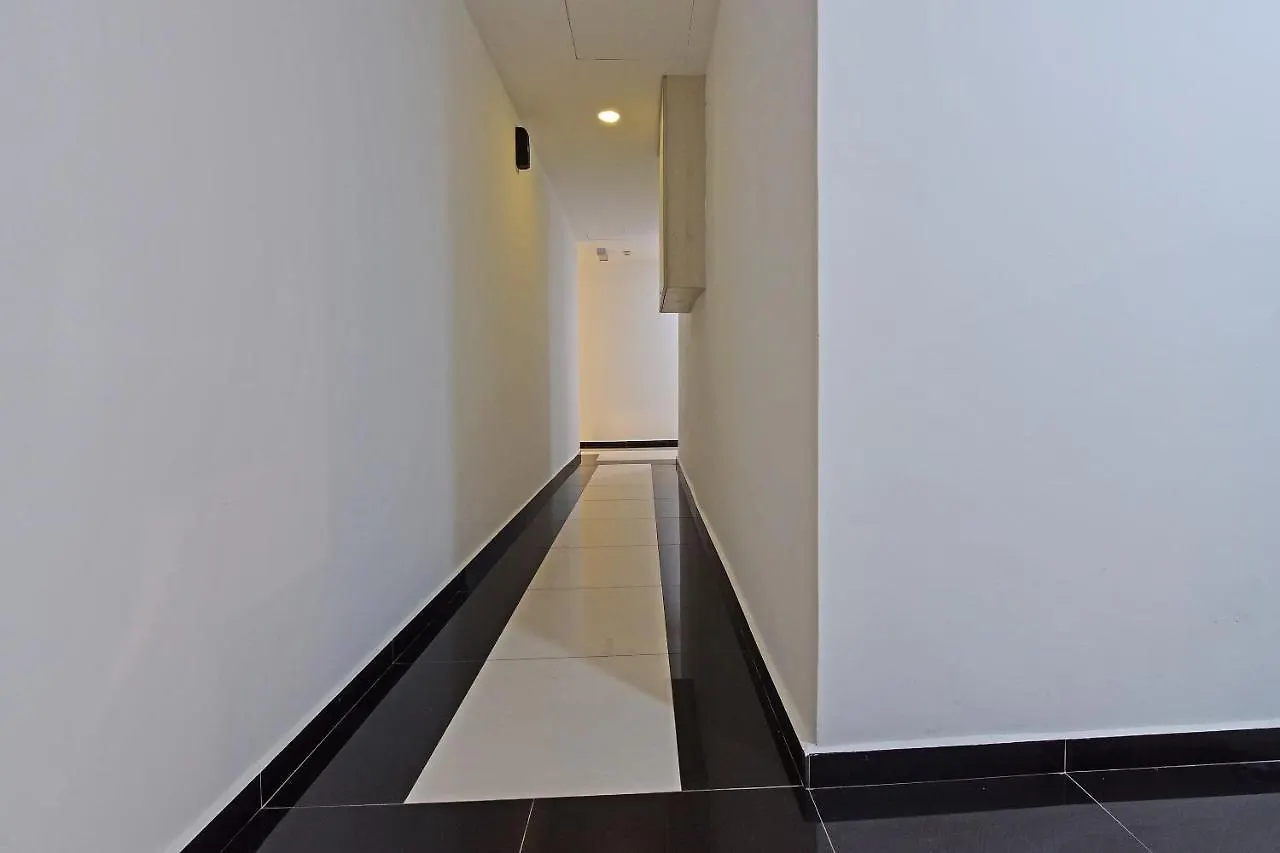 Capital O 90609 Gc Hotel 新山 3*,  马来西亚
